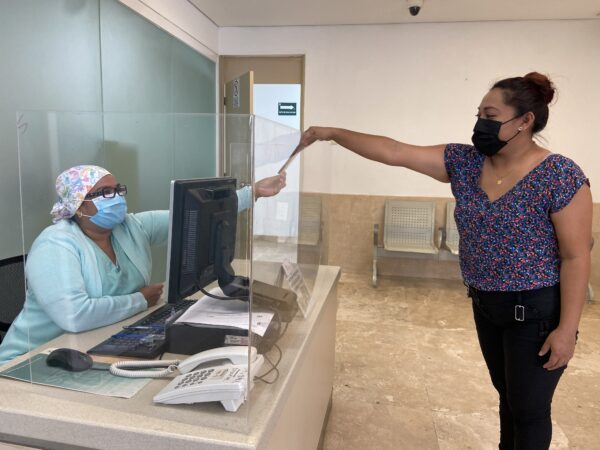 Llama IMSS Yucatán a personas vacunadas a mantener todas las medidas de higiene y sana distancia para prevenir el COVID-19