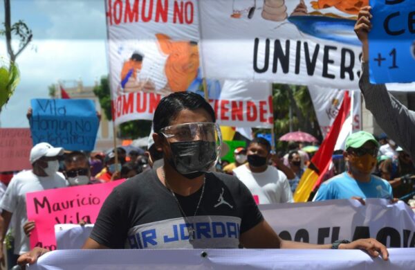 Habitantes de Homún protestan en Mérida para externar su rechazo a la mega granja porcícola