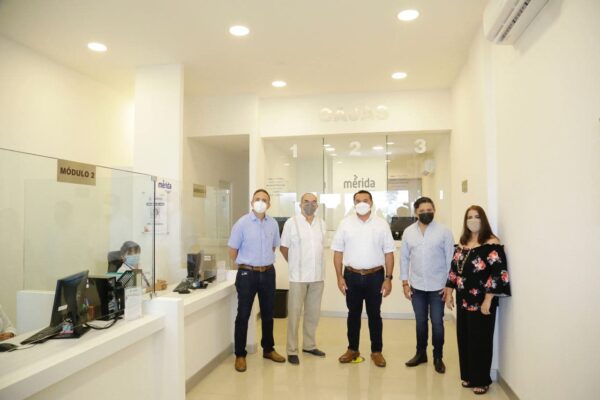 Trámites y servicios más cercanos y modernos, gracias al trabajo conjunto con los meridanos, afirma el alcalde Renán Barrera