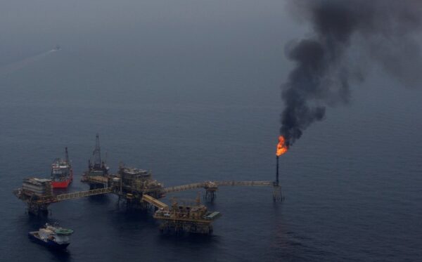 Incendio en plataforma Ku Alfa en Campeche deja 5 heridos; ya fue controlado: Pemex
