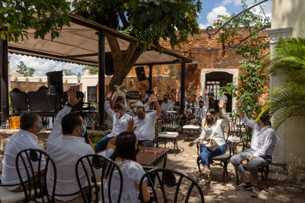 Unen esfuerzos empresarios del sector restaurantero en Valladolid