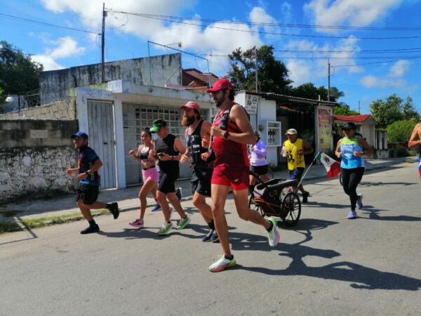 El apodado “Forrest Gump” alemán llegó a la Plaza Grande de Mérida