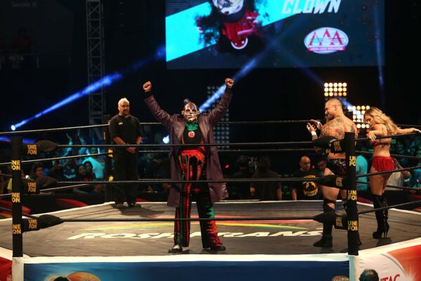 Suspenden la función de lucha libre triple A