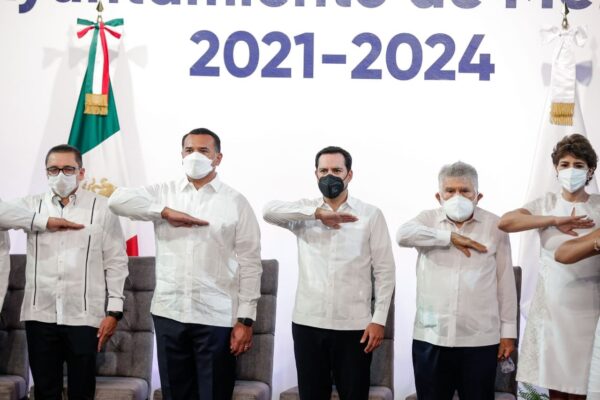 Renán Barrera Concha rinde su compromiso constitucional al frente del Ayuntamiento de Mérida