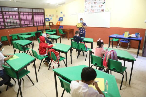 Con orden y sin contratiempos, estudiantes yucatecos regresaron a clases presenciales