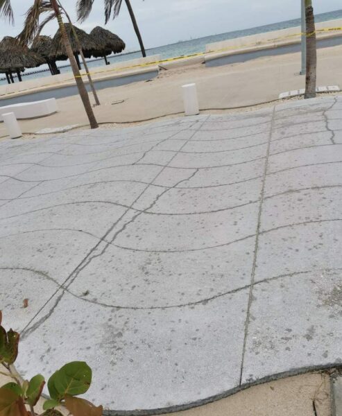 Aparecen cuarteaduras en el andador del Malecón Tradicional de Progreso