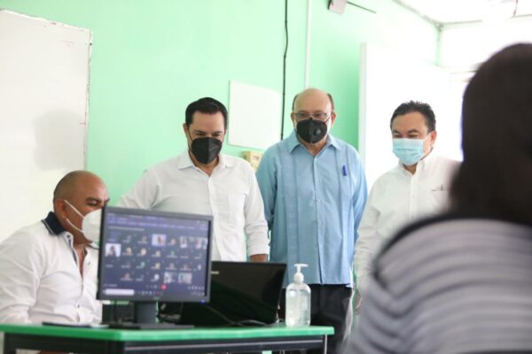 Supervisa el Gobernador Mauricio Vila Dosal que los protocolos del Regreso Seguro a Clases se cumplan en escuelas