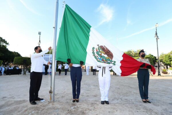 Reconocen labor del personal de salud en la lucha contra el Coronavirus durante ceremonia cívica por el 211 aniversario del inicio de la Independencia de México