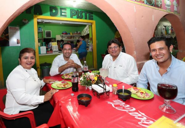 El Gobernador Mauricio Vila Dosal cena y duerme en Pisté