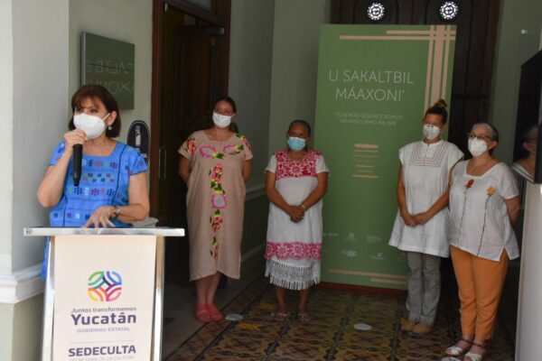 Tejedoras de Hocabá, presentes en la exposición “U sakaltbil máaxoni’”