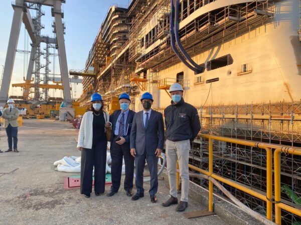 Visita el Gobernador Mauricio Vila Dosal astilleros y empresas dedicadas a la fabricación de barcos y cabinas navales