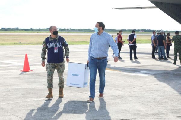Llega un lote con más de 116,000 vacunas contra el Coronavirus a Yucatán