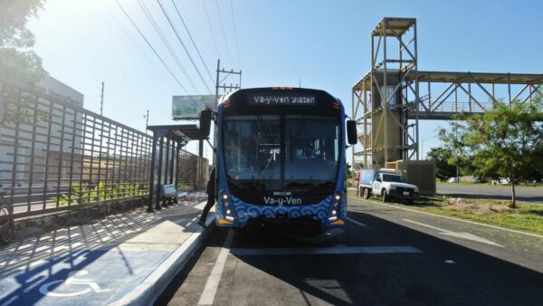 Con nuevos puentes, se brinda seguridad a los peatones y usuarios de la nueva Ruta Periférico "Va y ven"