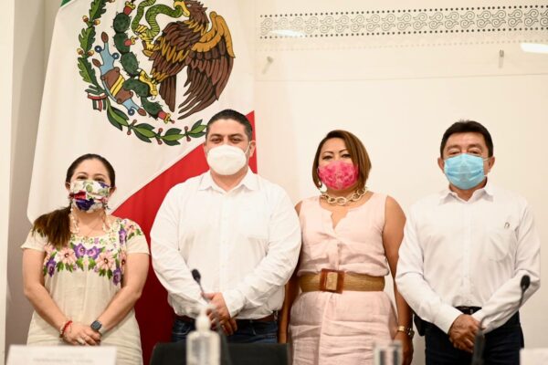 Anuncian a los candidatos a recipiendarios del reconocimiento y medalla “Diputado Profesor Pánfilo Novelo Martín” y “Héctor Victoria Aguilar”