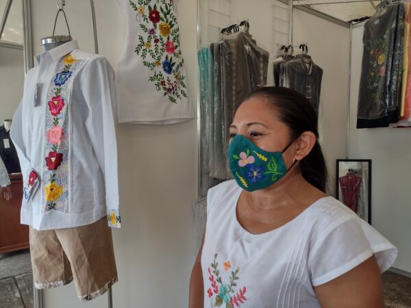 La guayabera de Tekit es arte por su calidad, diseño e innovación