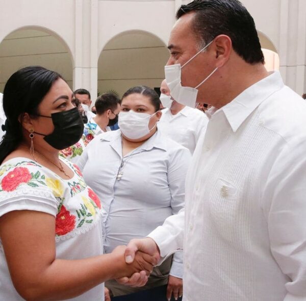 El alcalde Renán Barrera destaca el trabajo de las y los comisarios de Mérida