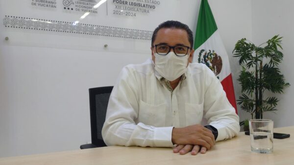 «Ni conservador, ni fifí. Soy un hombre de centro»: Víctor Hugo Lozano Poveda