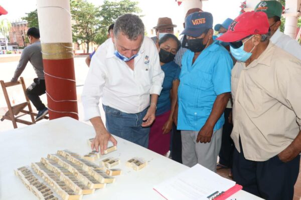 Apicultores yucatecos continúan recibiendo el sólido apoyo del Gobernador Mauricio Vila Dosal para impulsar la producción de miel