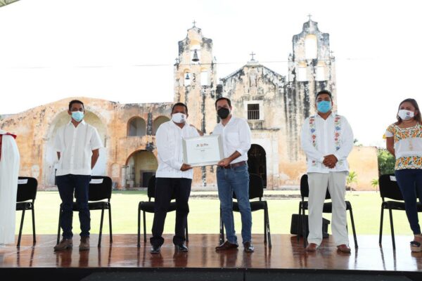 El Gobernador Mauricio Vila Dosal entrega al Pueblo Mágico de Maní el distintivo Best Tourism Villages de la Organización Mundial de Turismo