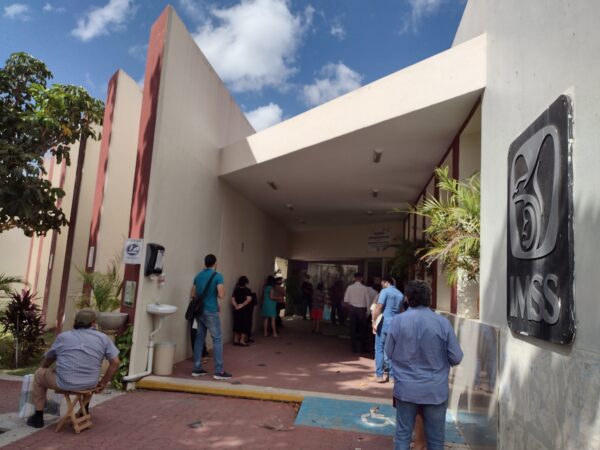 Por ineficiencia del IMSS, los empresarios cubren las pruebas de Covid y los salarios por incapacidad