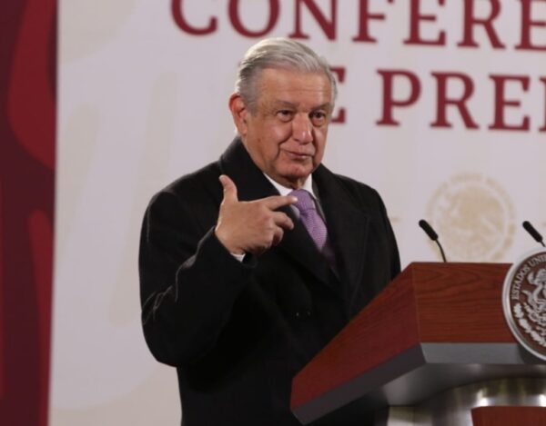 AMLO defiende a su hijo José Ramón