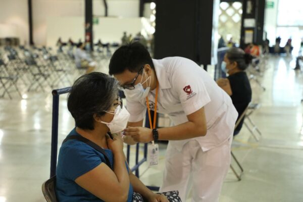 Arranca en Mérida jornada de vacunación de dosis de refuerzo contra el Coronavirus, a personas de 40 a 59 años