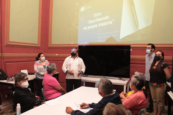 A través de la gerontología narrativa, se evoca experiencias de vida
