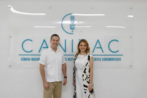 Claudia González asume la presidencia de la Canirac Mérida para el periodo 2022-2023
