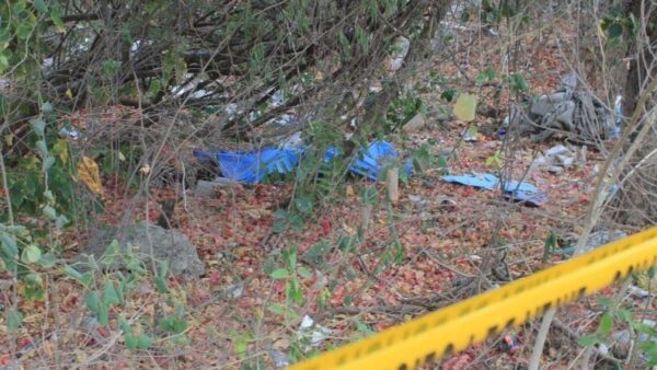 Encuentran un cadáver en el periférico de Mérida