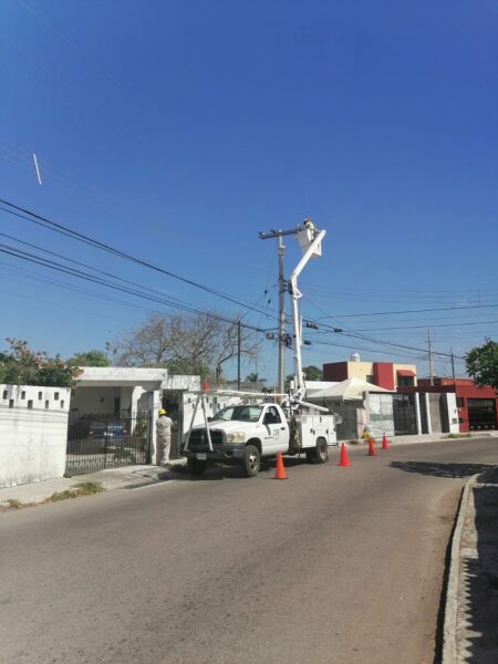 Fraccionamiento Chenkú sin electricidad por trabajos de mejoras, no por fallas
