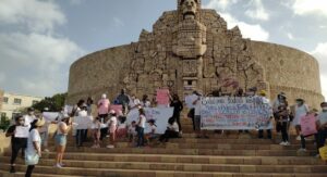 Gobierno Federal viola derechos de la niñez al no vacunarlos contra la COVID