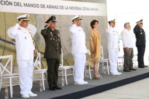 Asiste María Fritz Sierra a ceremonia de entrega-recepción del Mando de Armas en la IX Zona Naval