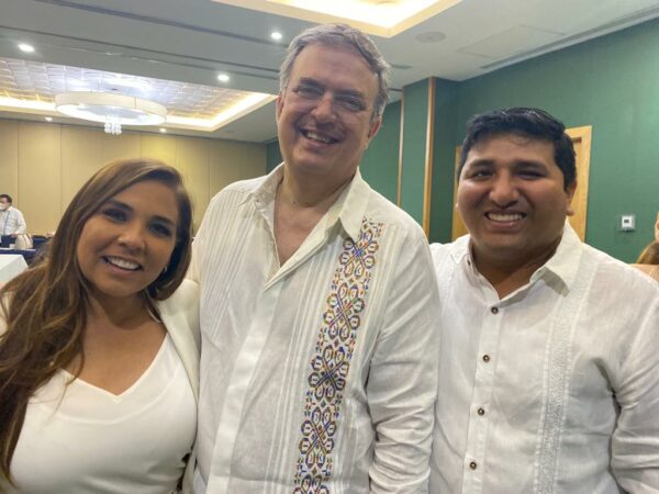 Rogerio Castro con Marcelo Ebrard en apoyo a Mara Lezama en Quintana Roo