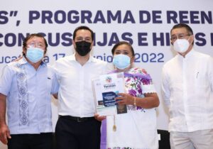 Padres y madres volverán a reunirse con sus hijas e hijos migrantes, con el apoyo del Gobernador Mauricio Vila Dosal