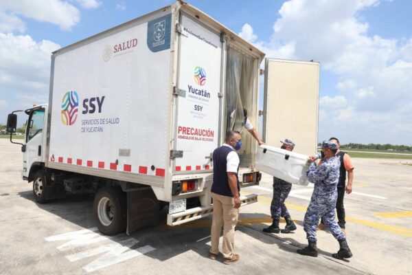 Un total de 80,500 dosis de la farmacéutica AstraZeneca llegaron a Yucatán para continuar protegiendo la salud de la población