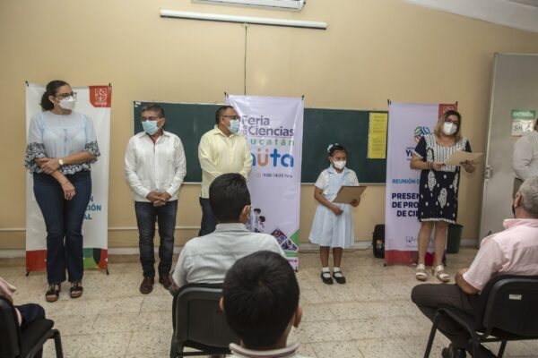 Estudiantes muestran su talento en la primera Feria de Ciencias Yucatán