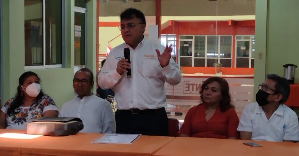 Enaltecerán al docente con galardón