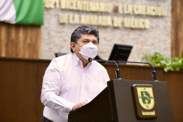 Gaspar Quintal advierte endeudamiento del Ejecutivo y falta de rentabilidad económica y social en el Ie-Tram
