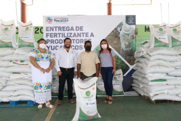 El Gobernador Mauricio Vila Dosal continúa apoyando a los productores yucatecos