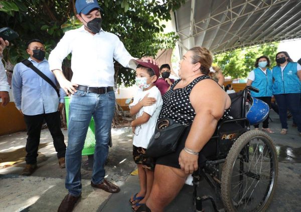 El Gobernador Mauricio Vila Dosal supervisa en Valladolid en inicio de la vacunación contra el Coronavirus en niños entre 5 y 11 años