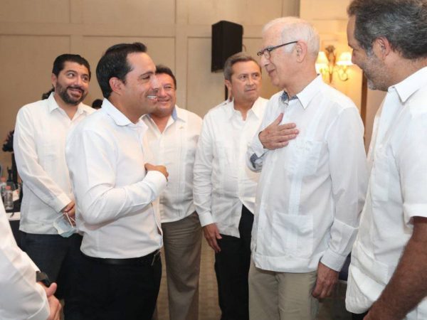 El Gobernador Mauricio Vila Dosal expone ante desarrolladores de vivienda las bondades de invertir en Yucatán