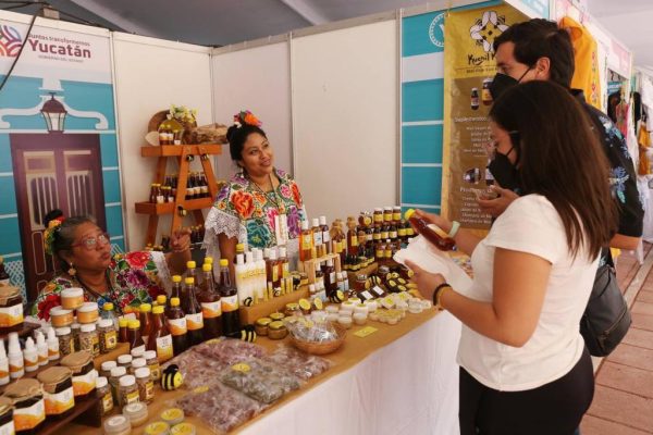 Importantes ventas, promoción y nuevas relaciones de negocio se consolidan en la edición de Yucatán Expone en Durango
