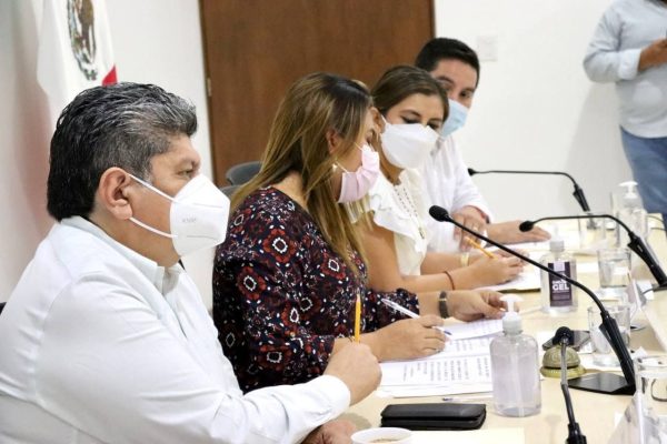 Diputados entregan propuestas para enriquecer la iniciativa en materia de movilidad