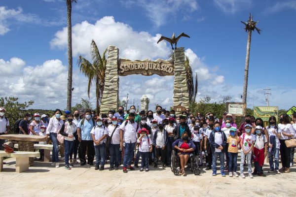 Inician las excursiones de estudiantes de Educación Básica a espacios de aprendizaje y esparcimiento