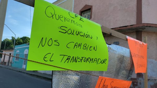 Vecinos cierran calle del Centro Histórico por falta de luz