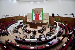 Diputados aprueban la convocatoria para reconocer al Médico del Año en Yucatán