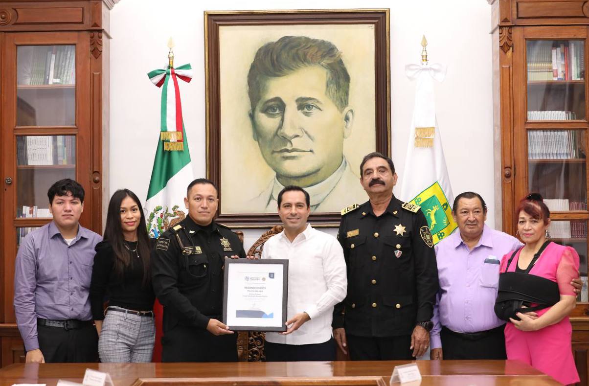 El Gobernador Mauricio Vila Dosal reconoce compromiso y lealtad de policías al servicio del estado