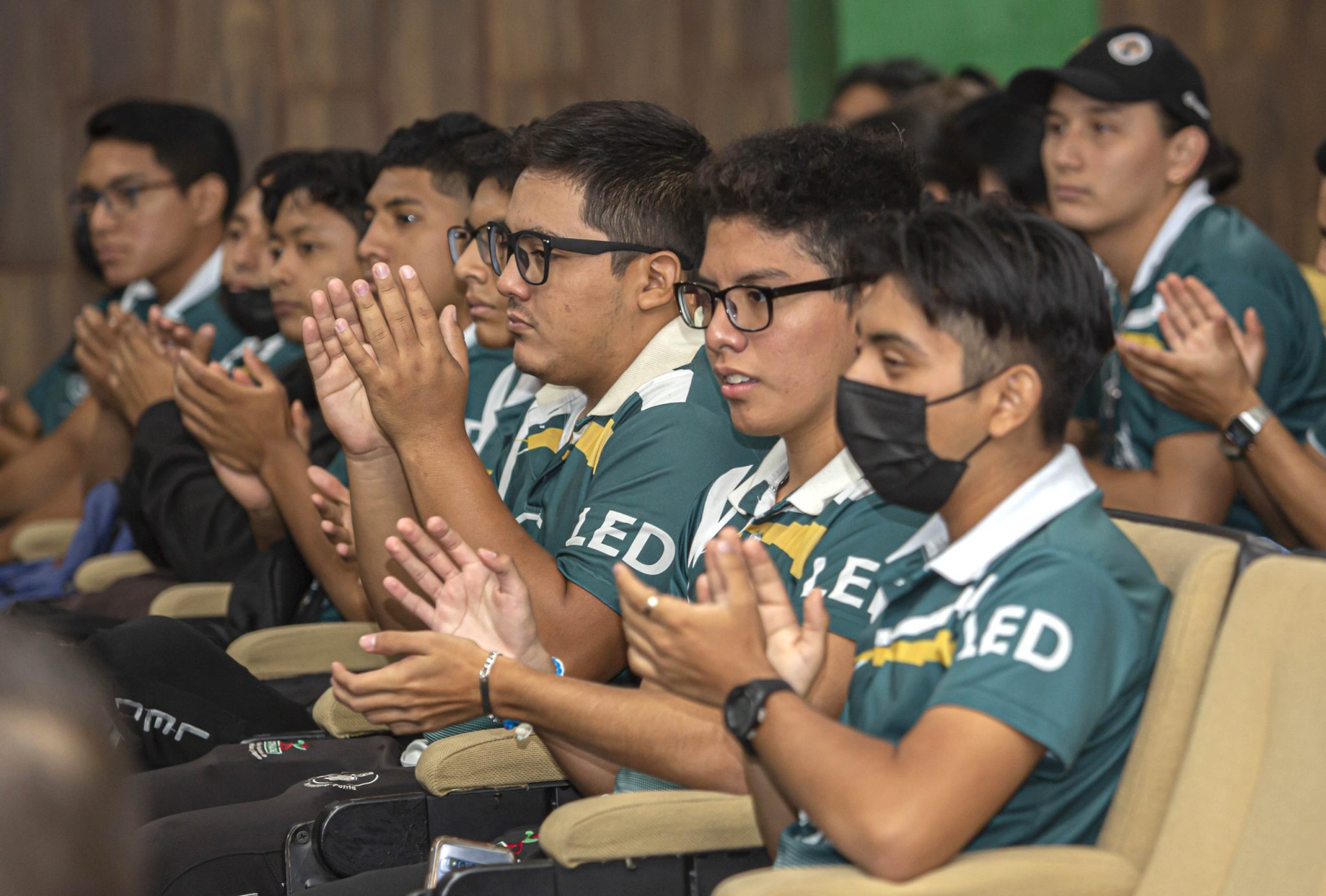 Capacitan e intercambian experiencias en la I Semana de la Educación Física