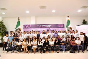 “Los jóvenes tienen en sus manos generar el cambio”, afirma Víctor Hugo Lozano