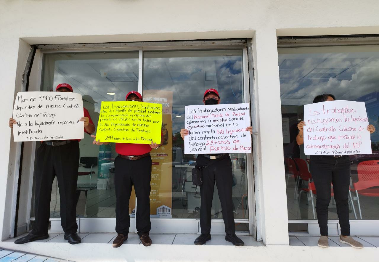 Empleados del Monte de Piedad protestan por despido colectivo